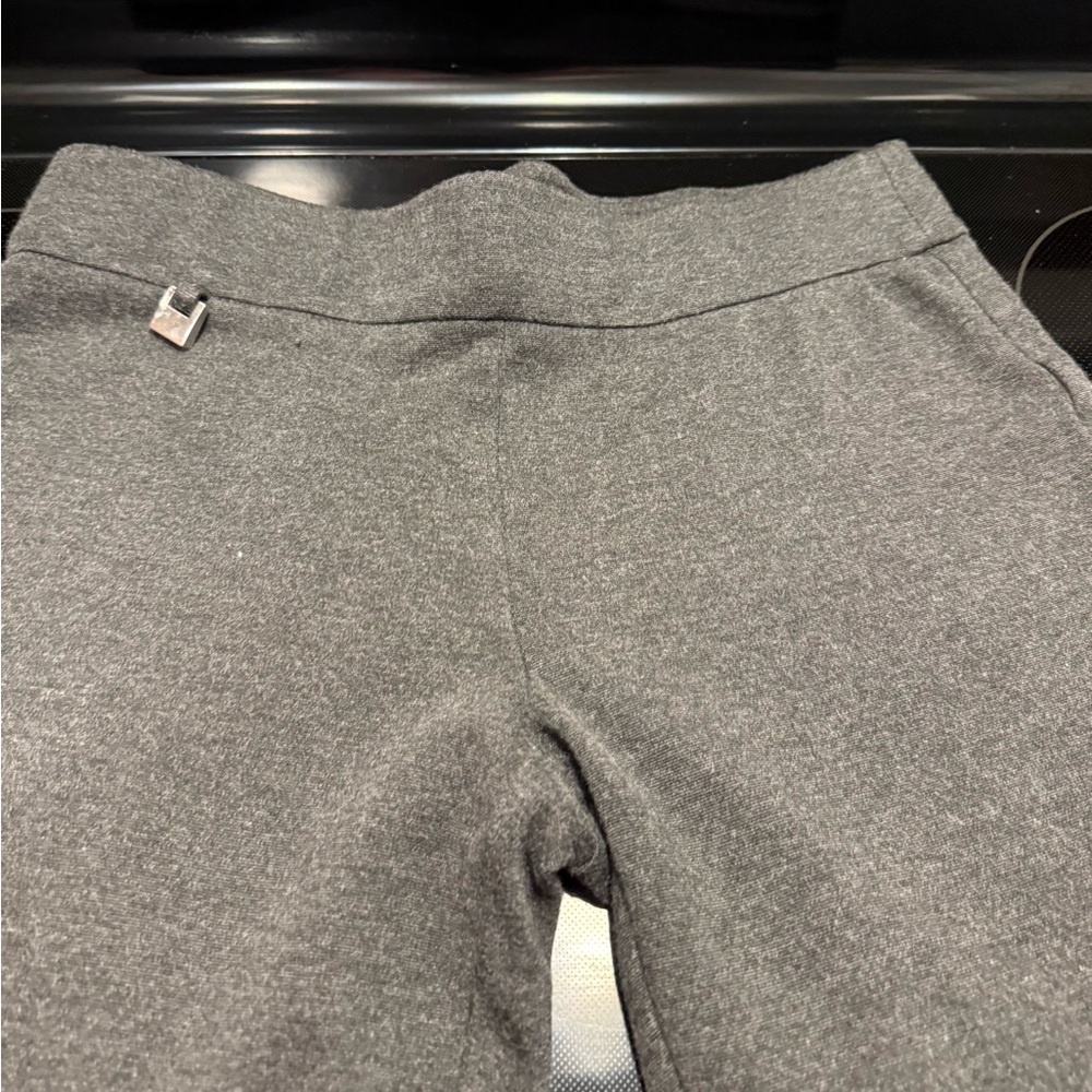 Gray Capri Pants for Effortless Style - Picture 2 of 3